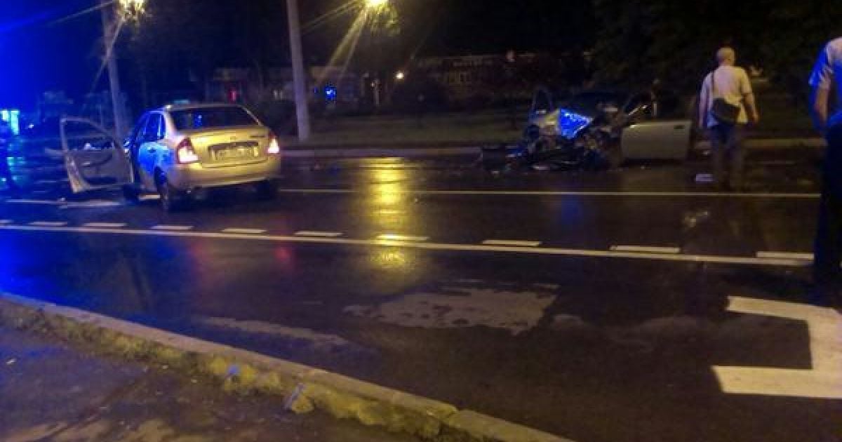 Водитель такси погиб в карете скорой