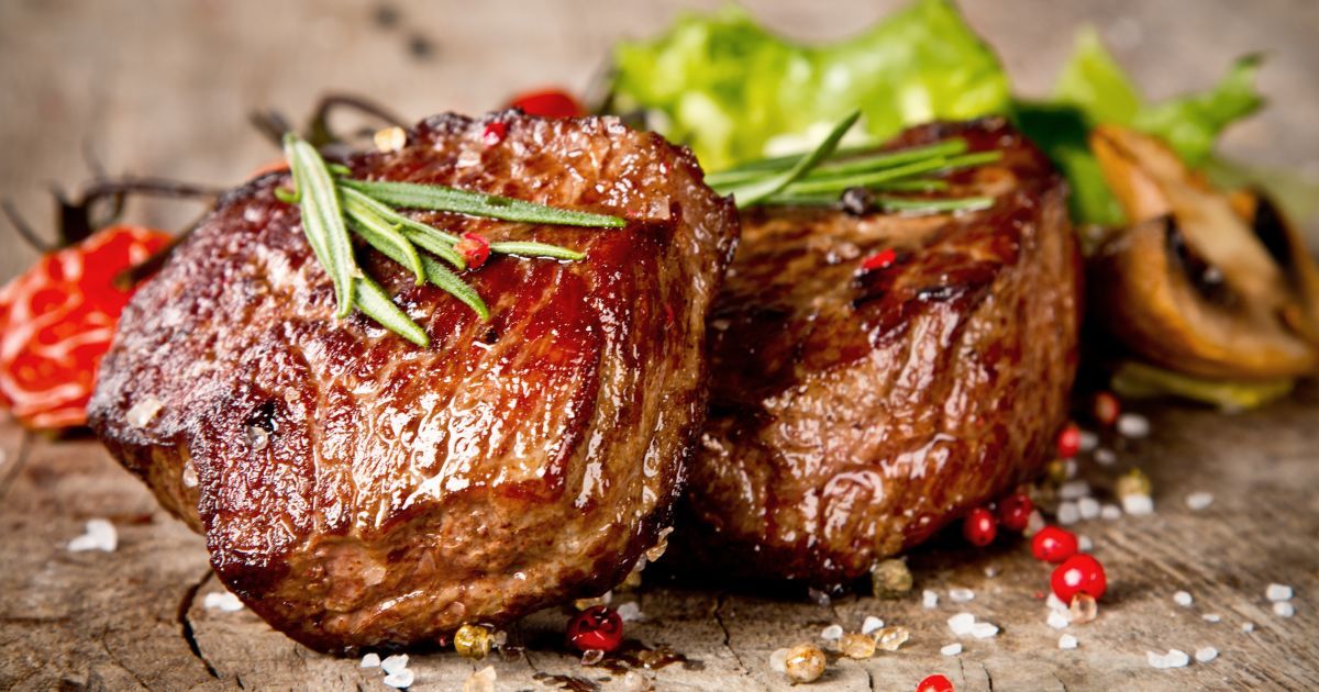 Відбивні котлети з телятини: рецепт від Андрія Величка