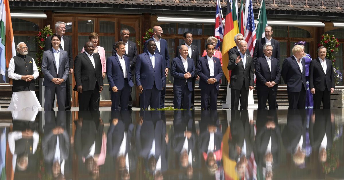 Допомога Україні, але без перетину "червоних" ліній: про що домовилися на саміті G7