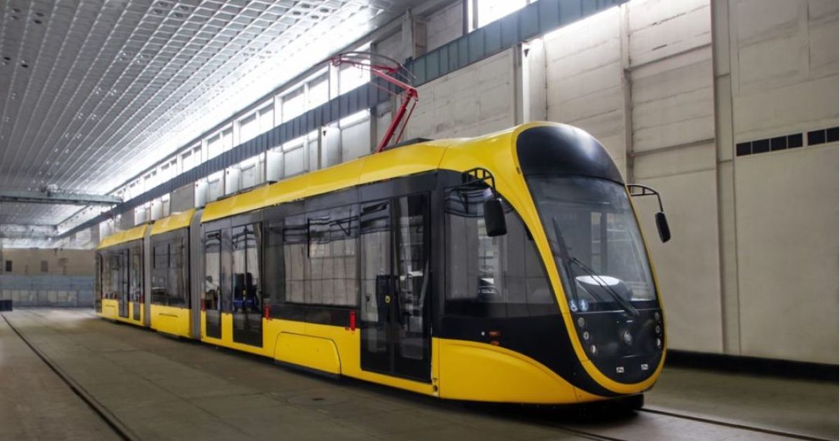 Київ отримав перший із 20 трамваїв за угодою між Мінінфраструктури та ЄІБ