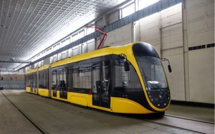Киев получил первый из 20 трамваев по соглашению между Мининфраструктуры и ЕИБ