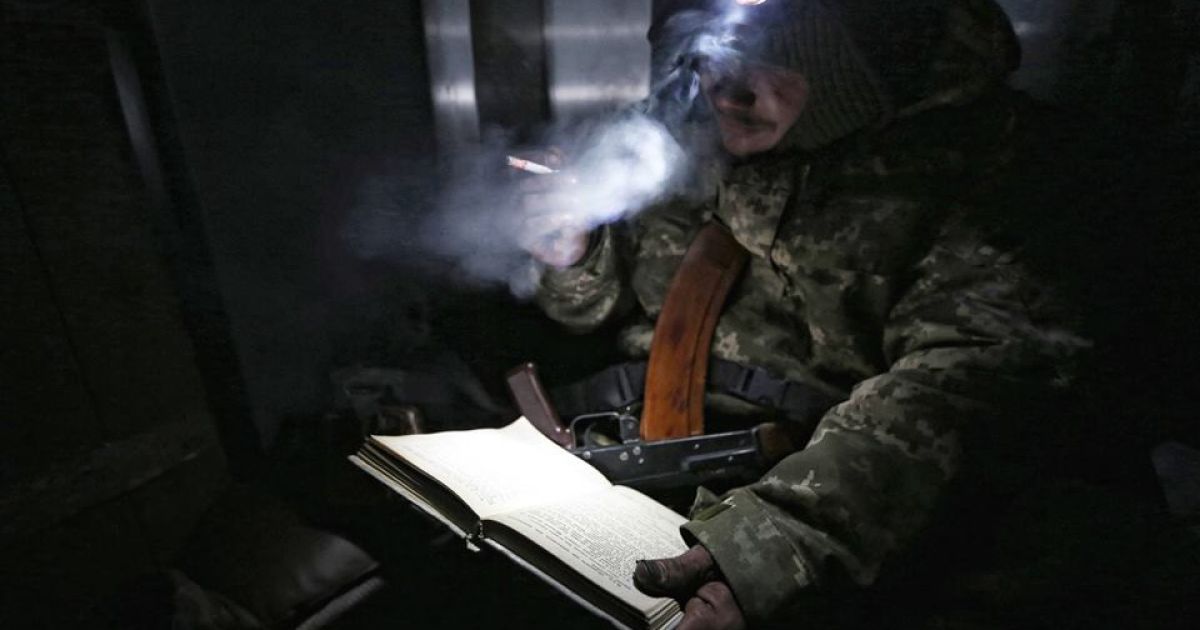 Возле ДАПа боевики стреляют по позициям военных противотанковыми управляемыми ракетами