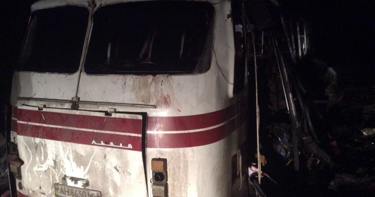 Автобус підірвався на міні