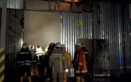 В Киеве сильный пожар уничтожил весь товар на складе Rozetka.ua