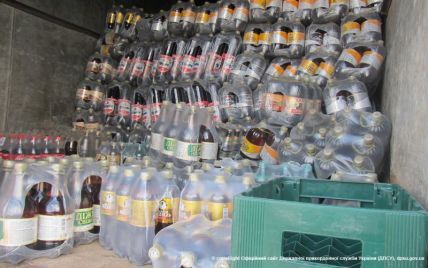 Пограничники задержали грузовик с тремя тоннами алкоголя для боевиков "ЛНР"