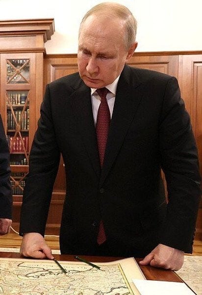 Путін та "історичні карти"