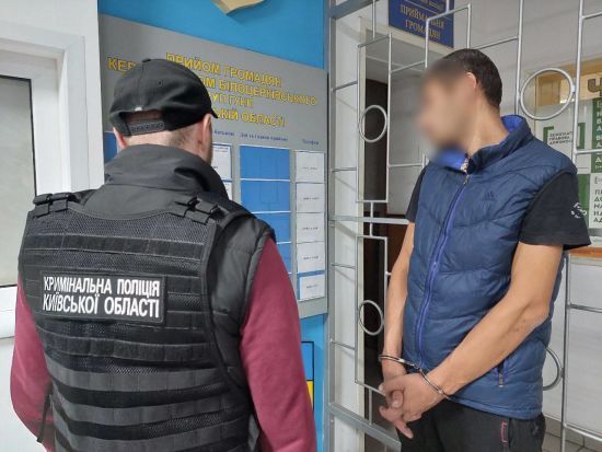 Душив кабелем і жорстоко знущався: на Київщині затримали чоловіка, який намагався вбити дитину