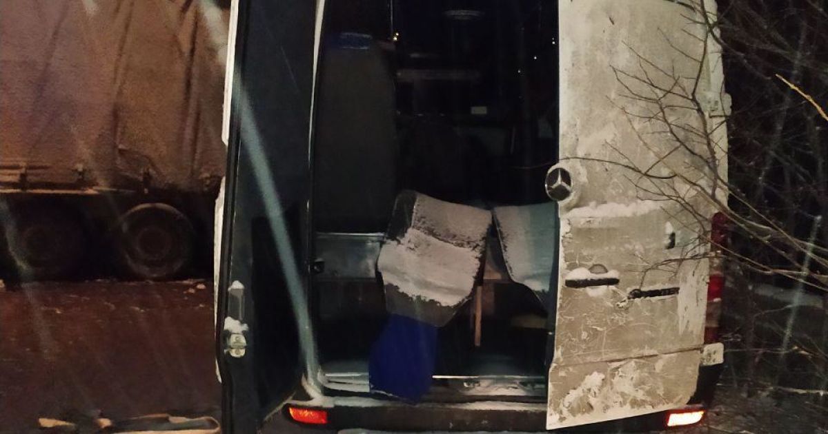 ДТП за участю вантажівки та мікроавтобуса на Харківщині_3 / © Прес-служба ГУ Нацполіції у Харківській області