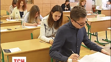 Сьогодні абітурієнти здавали перші тести ЗНО з української мови та літератури