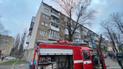 В Киеве во время пожара в многоэтажке раздался взрыв: спасатели эвакуировали 15 человек