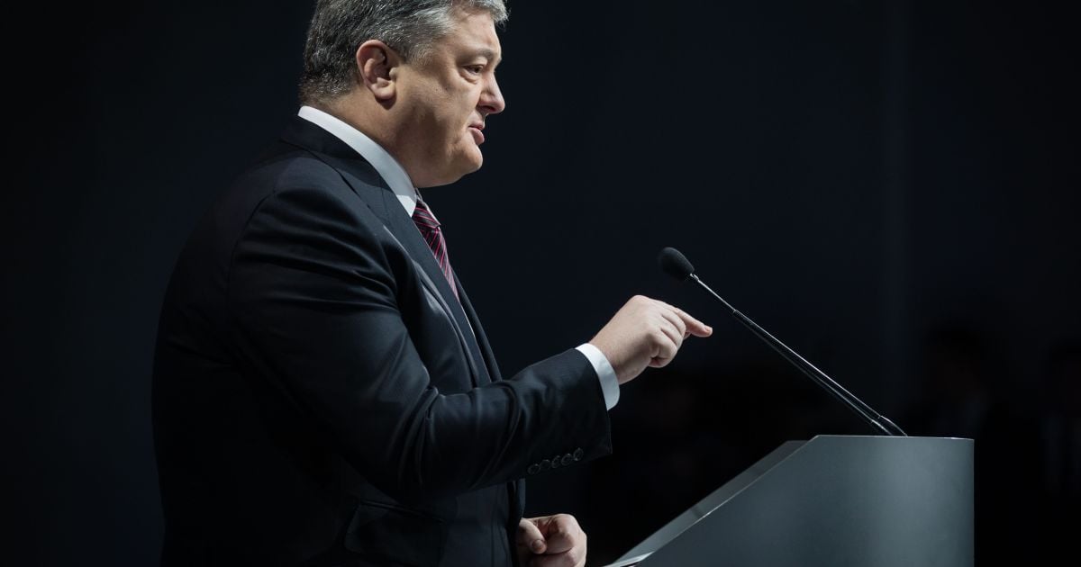 Порошенко заявив, що його не інформували заздалегідь про вручення підозри Насірову
