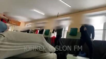 Будущих офицеров ВСУ учат ходить в штыковые атаки