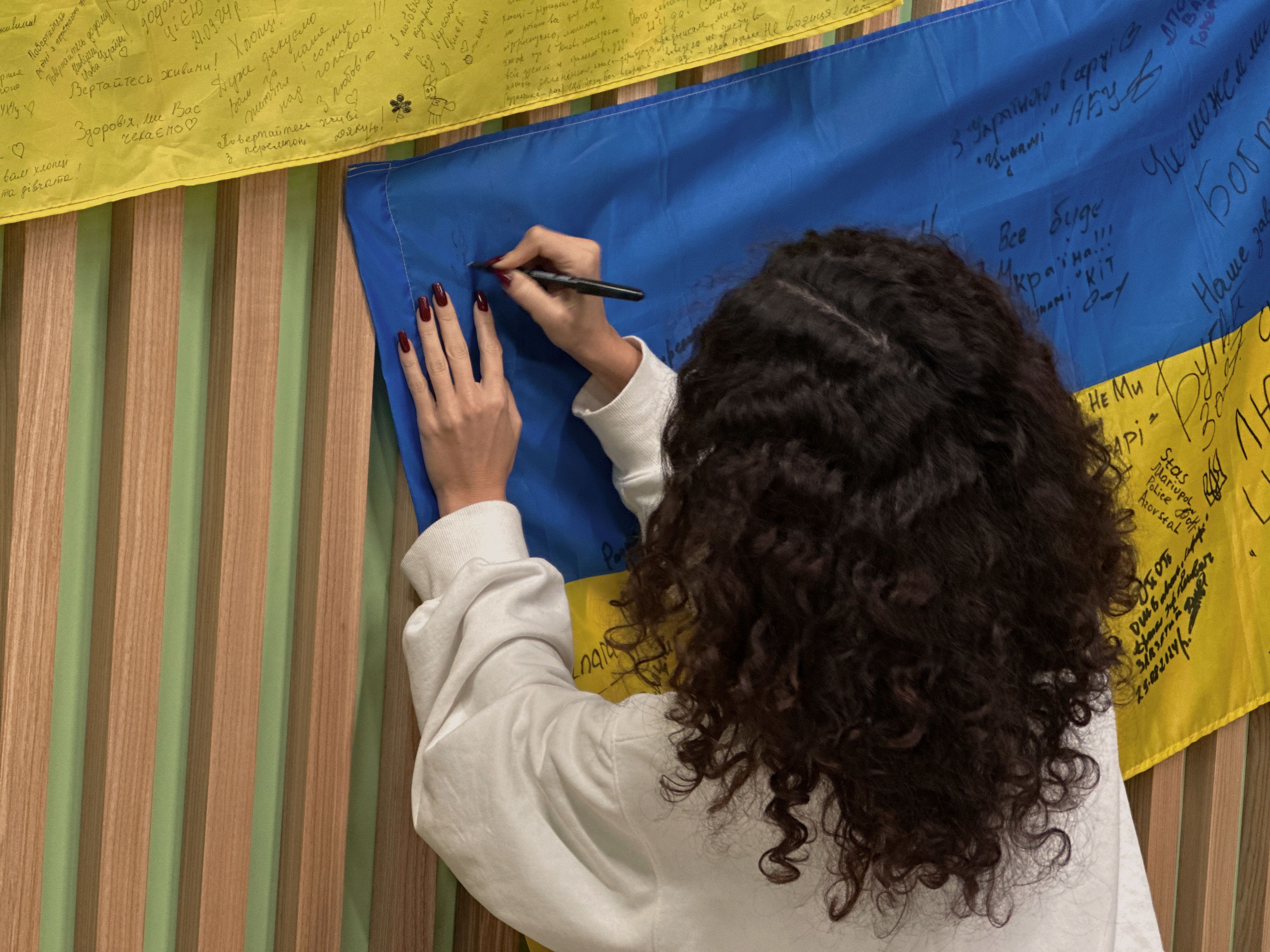 Настя Каменских встретилась с ранеными военными / © 