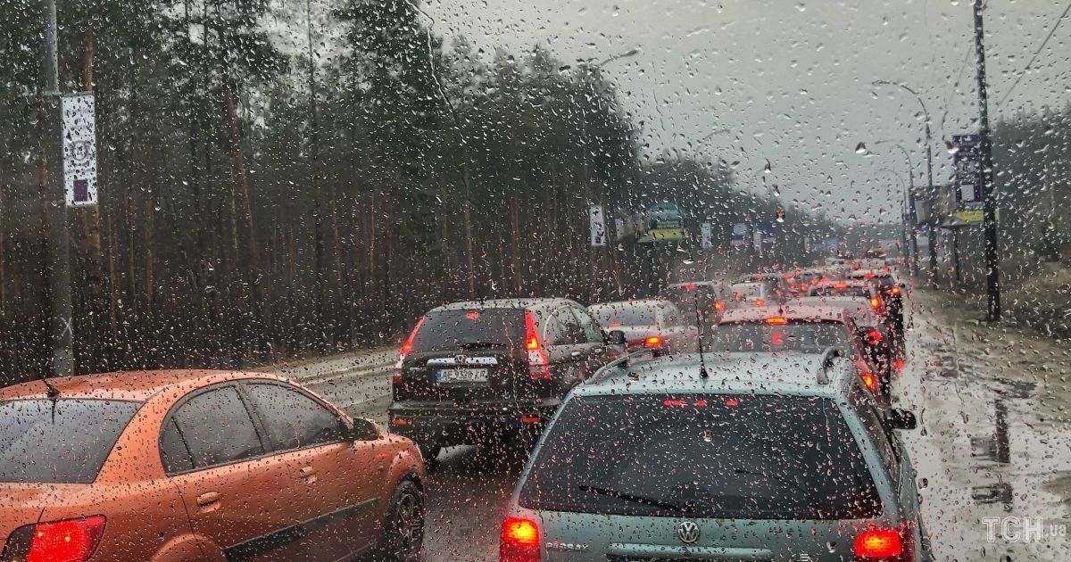 Сильный ветер и мокрый снег. Какой будет погода в Украине 17 марта