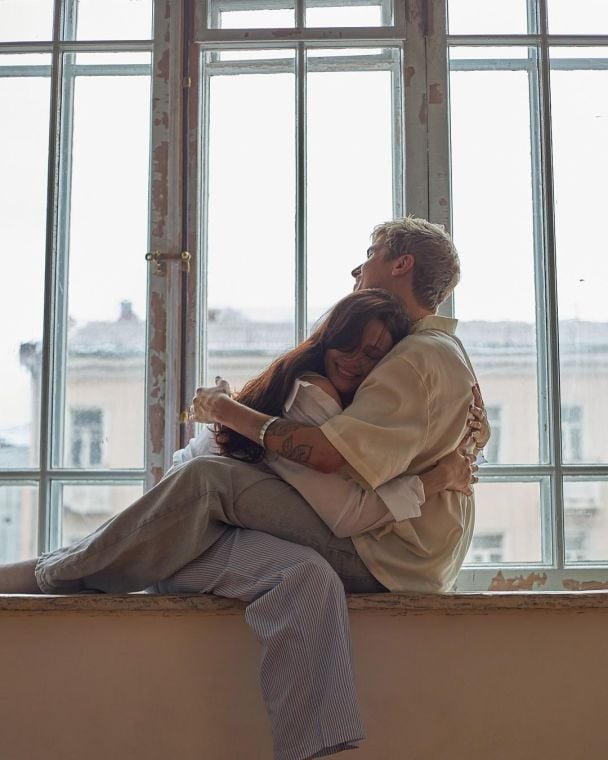 Позитив с супругой Юлией Сахневич / © instagram.com/positiff