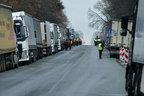 Украина на грани транспортного коллапса: не хватает 40 тысяч водителей