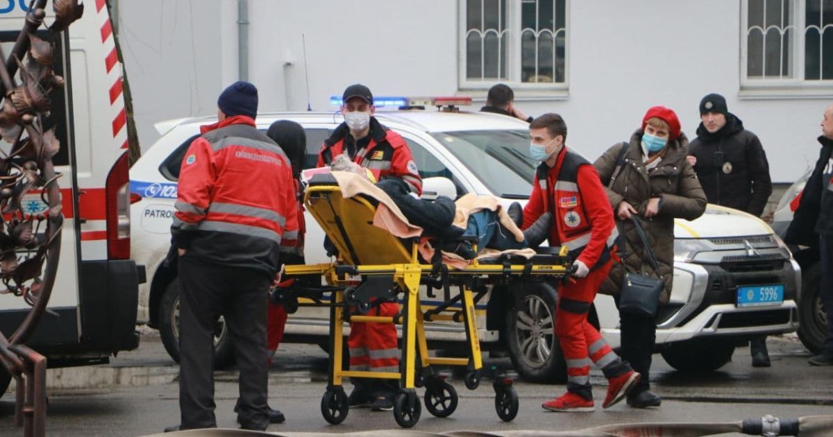 У Києві виникла пожежа у міській клінічній лікарні №1, де лікують хворих з коронавірусом