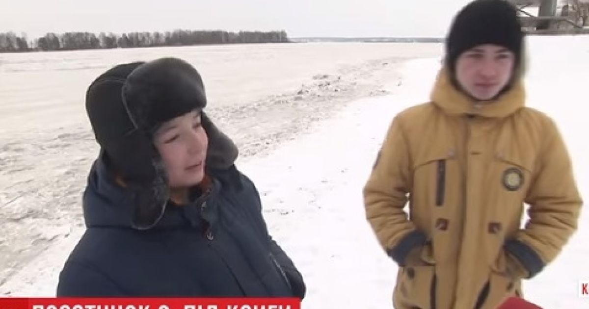 На Киевщине ищут двух студентов, чтобы наградить за спасение двух школьников из ледяной воды