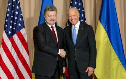 Порошенко и Байден обсудили реформы в Украине и давление на Россию