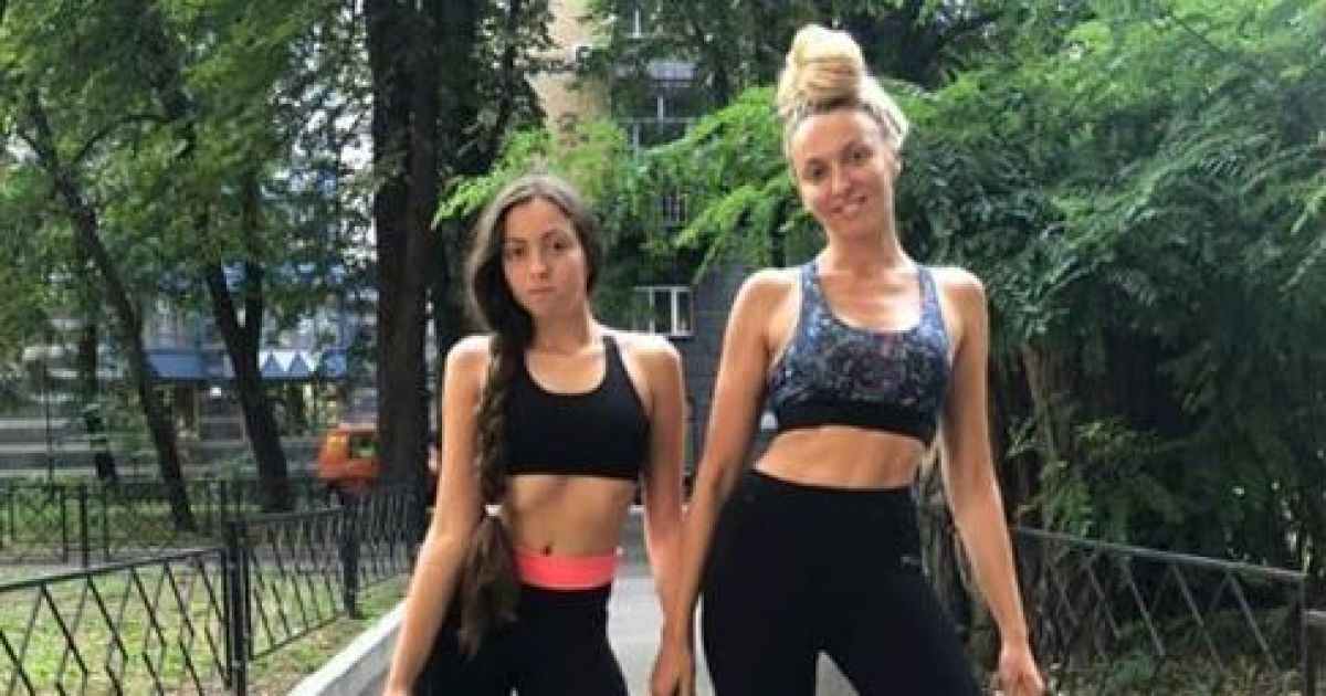 Наступає мамі на п'яти: Старша донька Олі Полякової прикрасила обкладинку глянцю