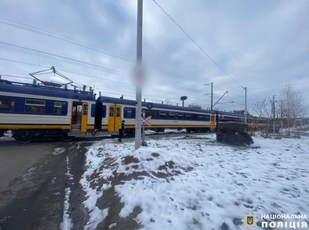 Фото з місяця події