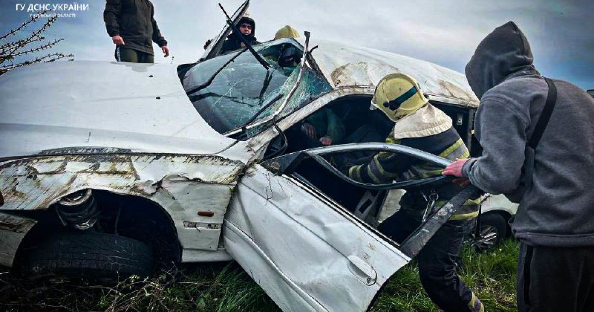 На Київщині легковик злетів у кювет: водій загинув