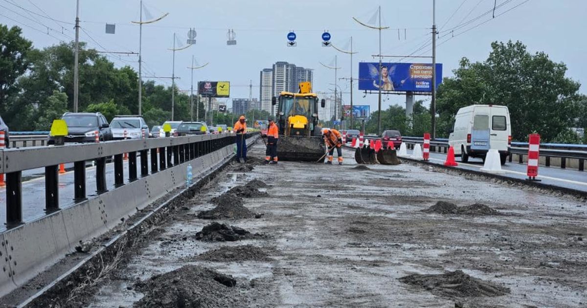 У Києві по п’яти мостах фактично не можна їздити