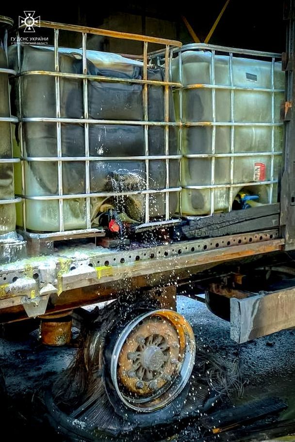 На Тернопільщині витекло півтонни соляної кислоти / © ДСНС у Тернопільській області