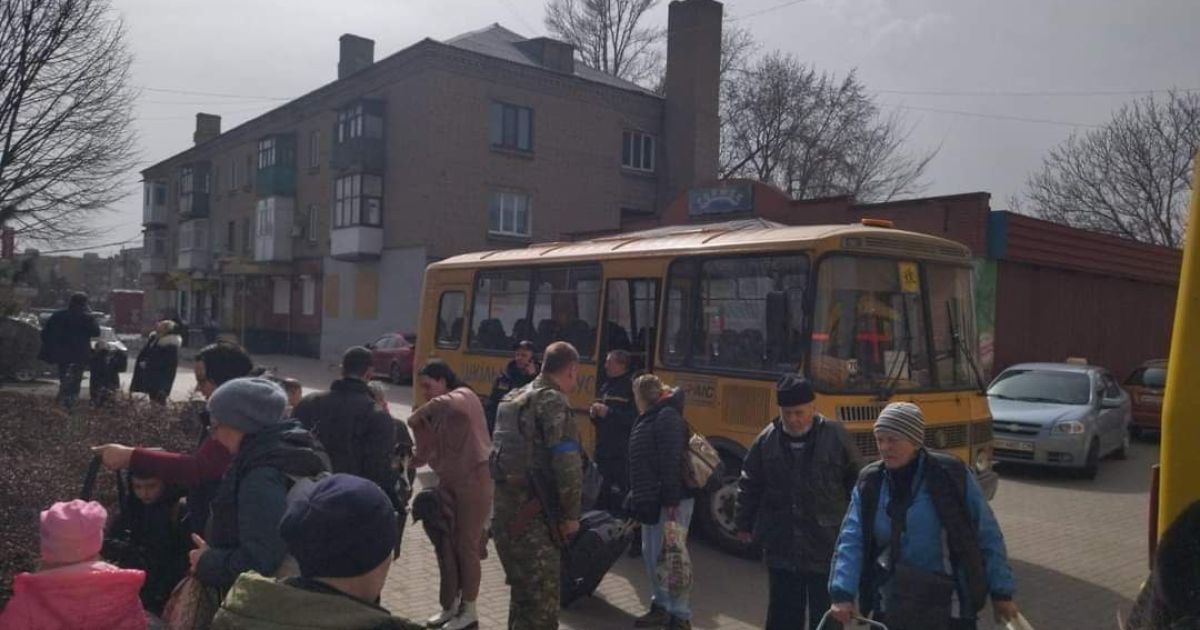 Жителів Луганщини просять терміново евакуюватися, поки це безпечно