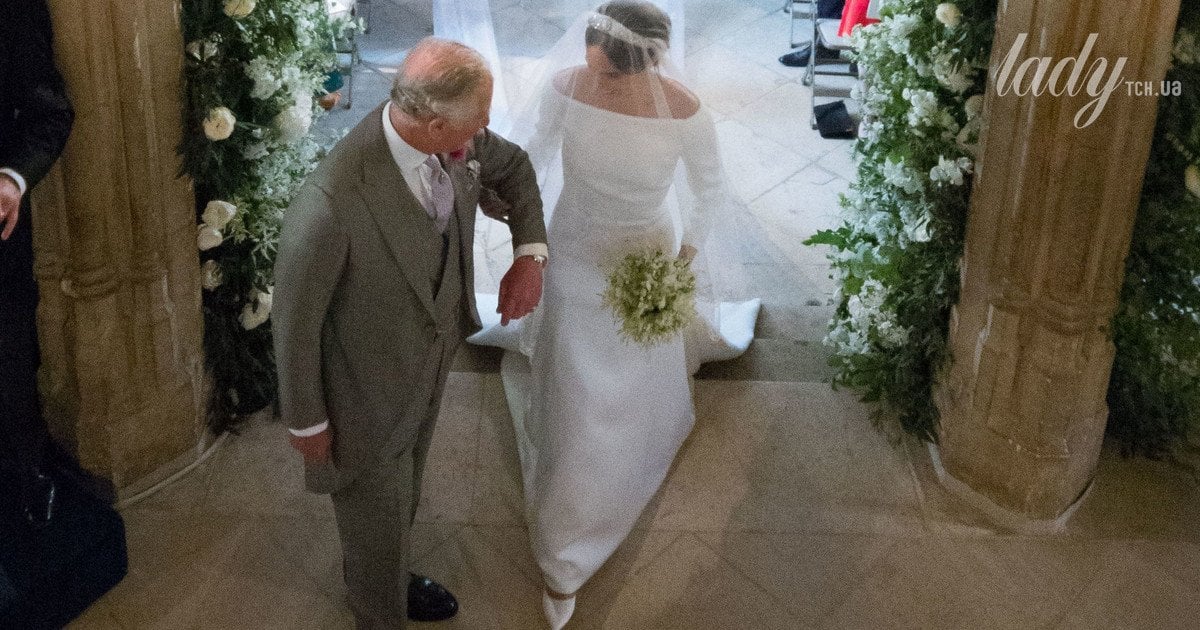 Король Чарльз вів Меган Маркл до вівтаря