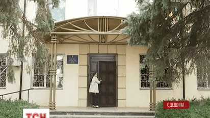 Школьный скандал в Одесской области: родители подозревают, что на территории школы хотели изнасиловать их 6-летнюю дочь