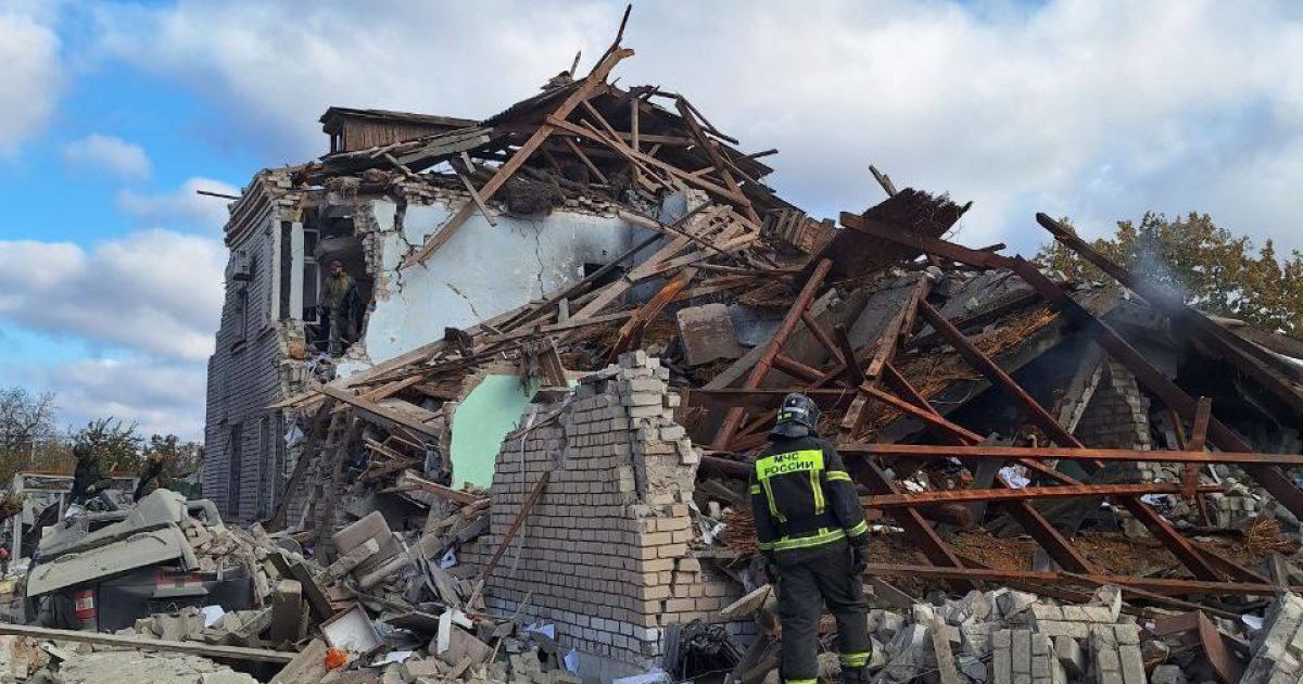 "Приліт" по Скадовську: у військовому управлінні загинуло 10 окупантів, багато отримали поранення (фото)