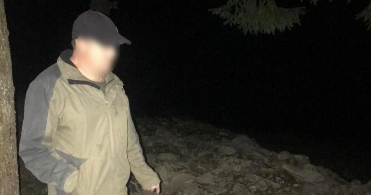 Полиция разыскала мужчину, который с телеги выгружал мусор и сбрасывал в реку возле озера Синевир: как его наказали