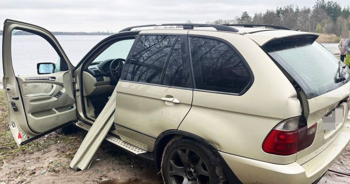 Трагедия на Пасху: в Ровенской области в озере вместе с автомобилем утонули двое парней