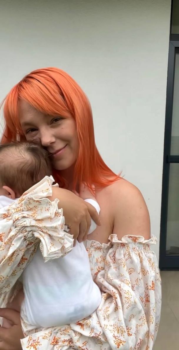 Светлана Тарабарова с младшей дочерью / © instagram.com/tarabarova