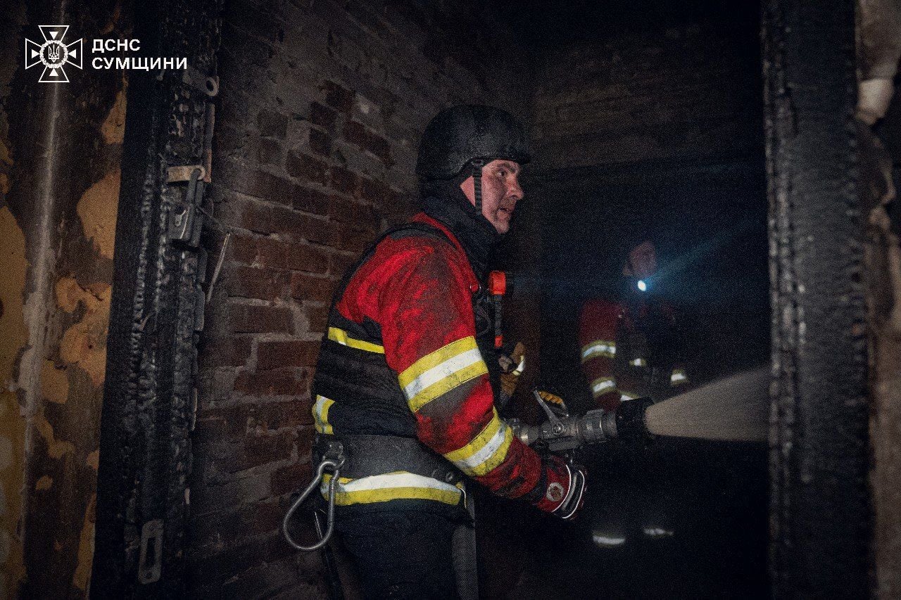 Наслідки атаки на Суми вночі проти 4 лютого. / © Управління ДСНС у Сумській області