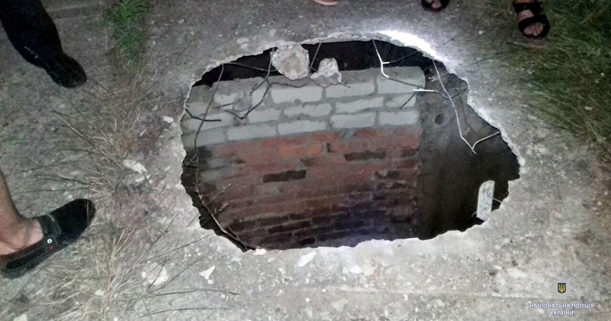 На Харьковщине коммунальщики потеряли сознание при ремонте коллектора, одного засосало в канализацию