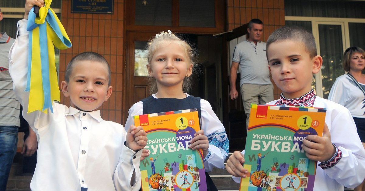 Українська мова в закладах освіти: чому вже декілька годин в Мережі не стихають обговорення законопроєкту Бужанського