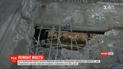Дорожники розпочали ремонт аварійної ділянки на мосту Патона у Києві