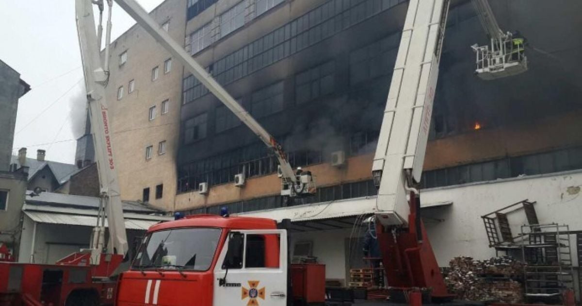 Пожежа у Львові на заводі "Електрон"_2 / © Управління ДСНС у Львівській області