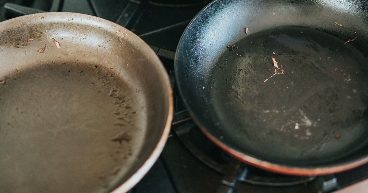 Как очистить старые сковородки от нагара в домашних условиях