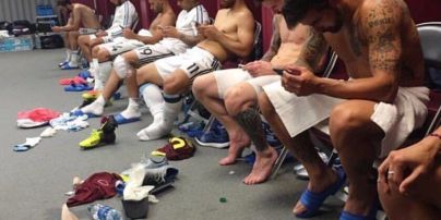 У Мережі висміяли фото святкування футболістів збірної Аргентини у роздягальні