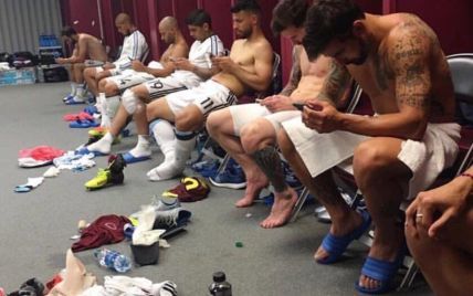 У Мережі висміяли фото святкування футболістів збірної Аргентини у роздягальні