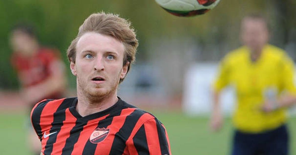 Двое футболистов во второй раз подряд были выгнаны из клуба из-за пьянства