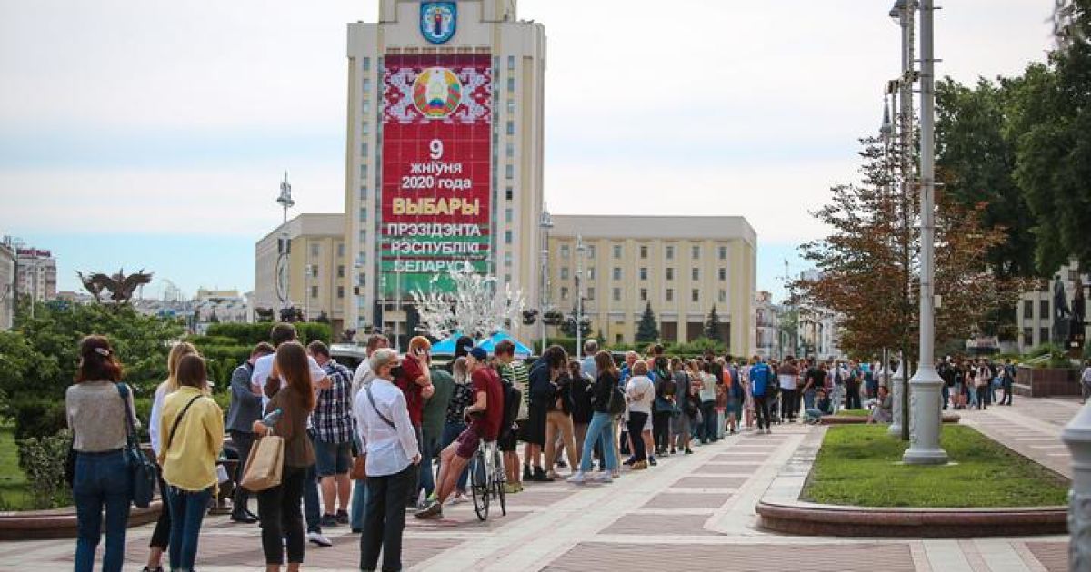 Черга зі скаргами до ЦВК, затримання, закриття метро: як у Мінську люди намагалися оскаржити недопуск опозиційних кандидатів