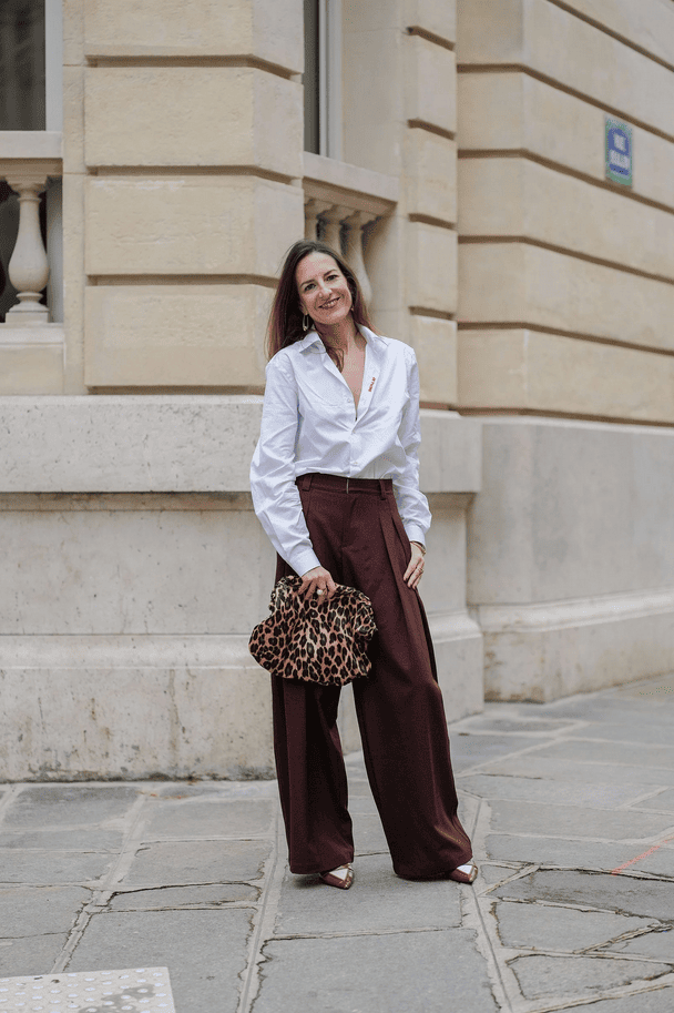 Лофери на підборах + штани + сорочка / © Vogue