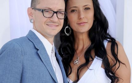 Вдова лидера Linkin Park Беннингтона впервые прокомментировала самоубийство мужа