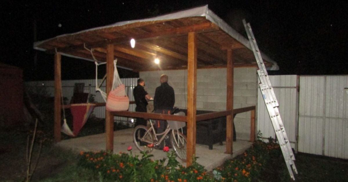 У Бучі під Києвом чоловік кинув у будинок колишньої пляшку із запальною сумішшю / © Поліція Київської області