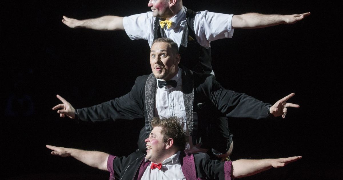 Выступление клоунов "Эки Воки" во время премьеры клоунской программы "Клоуны Forever!" в здании Национального цирка в Киеве.