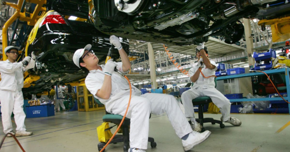 Китай остается мировым лидером по производству и продаже автомобилей